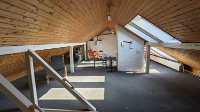 Altbauwohnung mit 78m2 Wohnfläche, Balkon und Keller