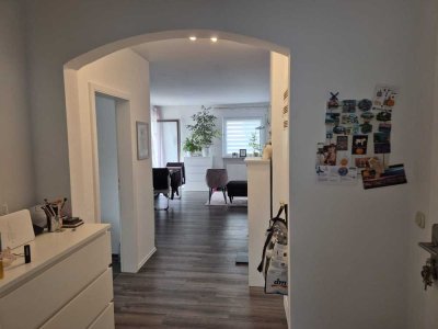 Freundliche 2 Zimmer Wohnung mit gehobener Ausstattung in ruhiger Lage