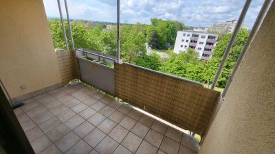 Sanierte 2-Zimmer-Wohnung mit Balkon und Einbauküche in Wiesbaden