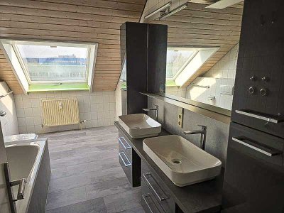 Junge, sanierte  Maisonnettewohnung in Top Zustand + ideal für Kinder***