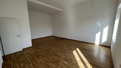 Helle 3,5-Zimmer-Wohnung mit hohen Decken, Balkon und schönem Weitblick