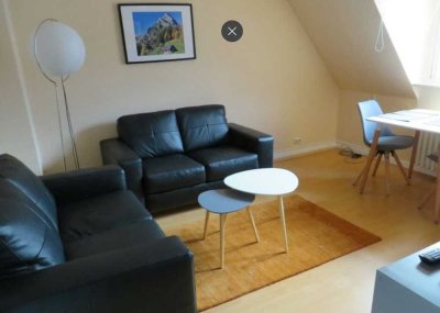 Kleine gemütlich möblierte Wohnung in Bonn-Kessenich, ideal für eine(1) berufstätige Person