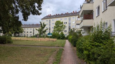 Hochwertig sanierte 2-Zimmer-Wohnung / High-quality renovated 2-room apartment