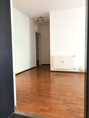Helle 3-Zimmer-Wohnung mit Balkon und Garagenstellplatz