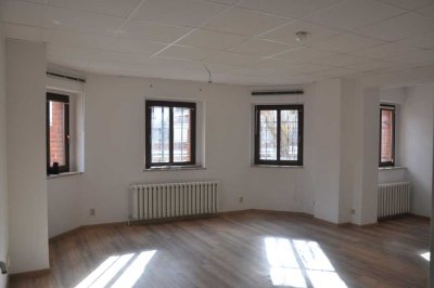 Neu: Großzügige 3-Raumwohnung (100 m²) im Souterrain – ruhige Lage in bester Wohngegend Halberstadts