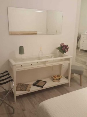 Exklusive, sanierte 1,5-Zimmer-Wohnung mit Balkon und Einbauküche in Rostock