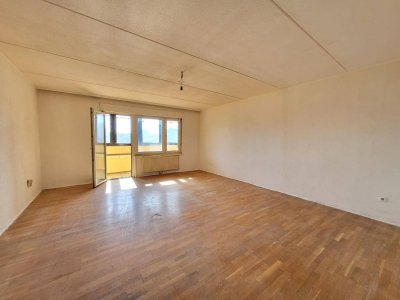 "IN KAUFABWICKLUNG!" HELLE 2-ZIMMERWOHNUNG MIT GROSSER LOGGIA