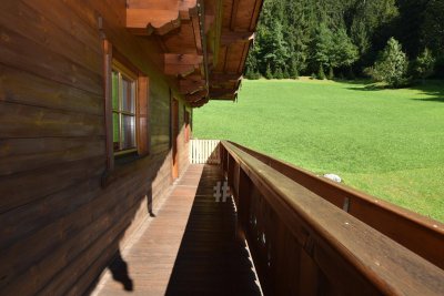 Großzügige 4-Zimmer-Wohnung mit umlaufendem Balkon in ruhiger Lage