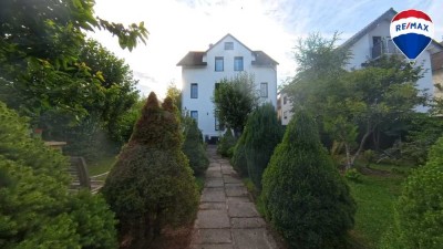 Historische Eleganz trifft moderne Effizienz: Exklusives, 2022 saniertes MFH mit Garten in Citylage!