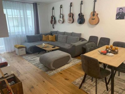 Stilvolle, gepflegte 2-Zimmer-Wohnung mit Balkon und Einbauküche in Bonn