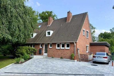 RESERVIERT! Provisionsfreie, sanierte Doppelhaushälfte mit Ausbaureserve