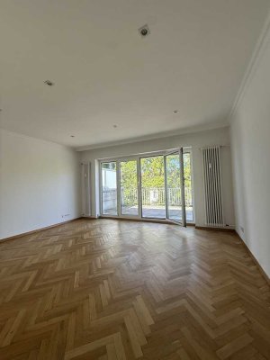 Traumhafte  3-Zimmer-Wohnung mit großem Sonnen-Balkon in Bestlage Hannover-Zoo