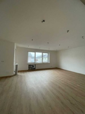 *saniert!* moderne 4 Zimmerwohnung mit Garten!