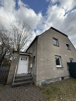 Renovierungsbedürftiges Reihenhaus mit 4 Zimmern in Gelsenkirchen-Hassel