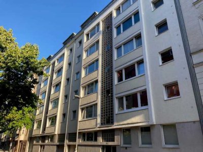 2-Zimmer-Wohnung mit Wohnküche und Balkon im Agnesviertel (in 2025 saniert), inkl. neuer Einbauküche