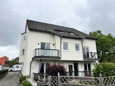 Komplett renovierte 2-Zimmer-Wohnung mit Balkon und Garage in ruhiger Wohngegend von Rumeln
