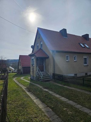 Preiswerte 5-Raum-Doppelhaushälfte mit EBK in Molauer Land