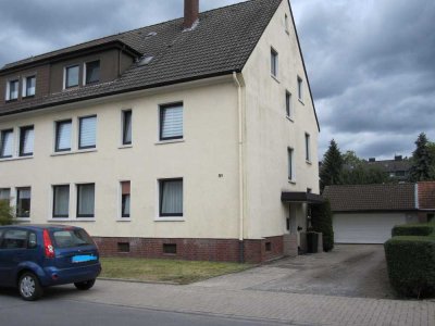 3 - Familienwohnhaus 235,25 m² Wfl.,  Großgarage 8,51 m X  6,01 m,  869 m² Grundstück.