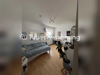 Tauschwohnung: Bieten helle drei Zimmer Wohnung am Hafen