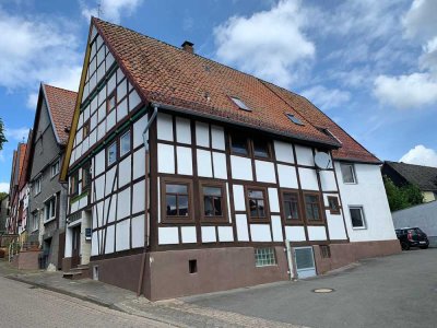 Geräumiges, preiswertes 10-Zimmer-Einfamilienhaus in Blomberg