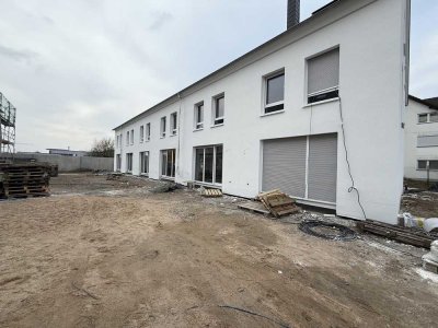 Reihenmittelhaus Neubau Erstbezug Darmstadt - Riedbahn