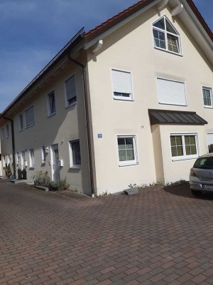 Schönes helles  Reiheneckhaus in Attenkirchen