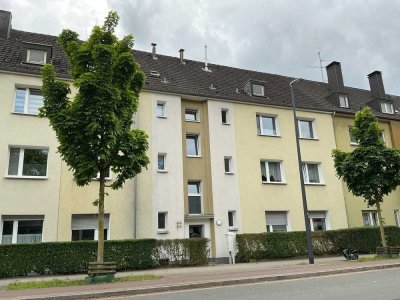 Zentrale 2-Zimmer-Wohnung mit Balkon zur Hofseite!