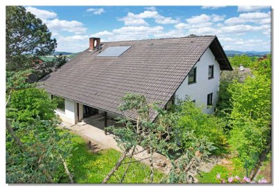 Zweifamilienhaus mit reichlich Platz in angenehmer Wohnlage