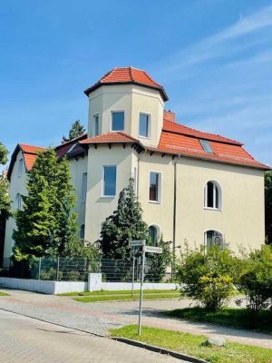 DG-Wohnung mit Turmzimmer zentral in Borgsdorf, Nähe S-Bhf