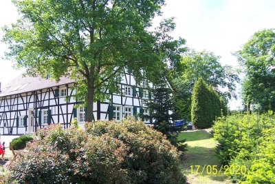 Noch online bis  13. August 26  bei Immoscout 24 zu  Verk. Grundstk 13500 m²  3  Familienh. in Essen
