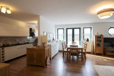Unvermietete Maisonette in der Altstadt mit Balkon und Blick auf den Knieperteich