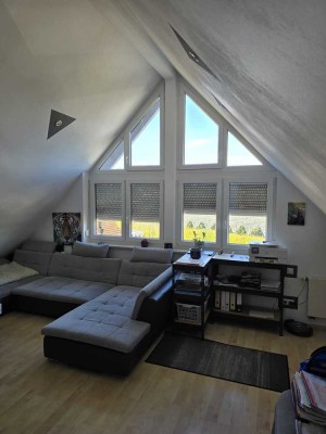 Stilvolle, lichtdurchflutete 3,5-Zimmer-Maisonette Wohnung mit Balkon in Oberteuringen