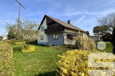 Großzügiges Zweifamilienhaus