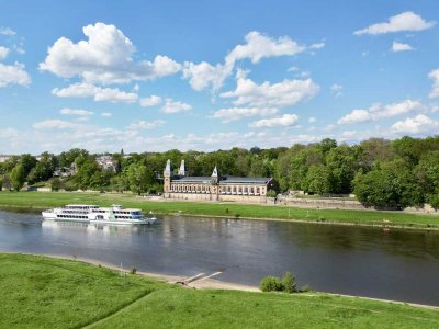 *moderne und großzügige 4,5 Raumwohnung in einmaliger Lage an der Elbe*