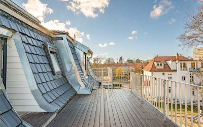 Dachgeschosswohnung in kernsanierter Stadtvilla in Lichterfelde