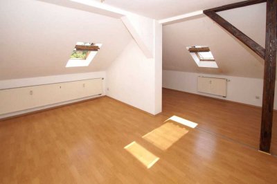Gemütliche Dachgeschosswohnung mit offener Wohnküche in Erfurter Andreasvorstadt