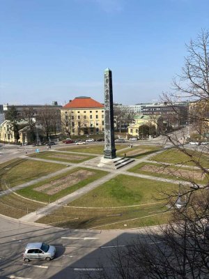 Erstbezug nach Sanierung: 4-Zimmer-Wohnung direkt am Karolinenplatz