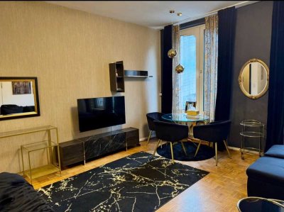 1,5 Zimmer Wohnung am Media-Park Köln Möbliert, Untermieter, unbefristet.