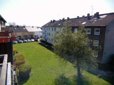 Helle, schöne 3 Zimmer Wohnung mit Balkon im Herzen von Stöckheim