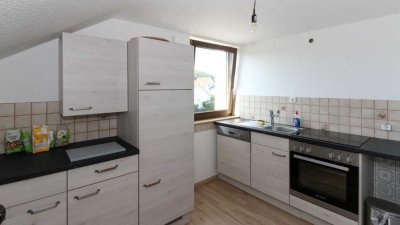 Dachgeschosswohnung in ruhiger und zentraler Lage von Petersberg