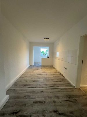Schöne sanierte 3-Zimmer Wohnung mit Wintergarten