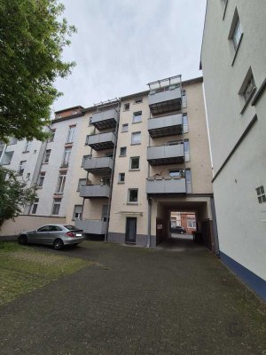 Attraktive 2‑Zimmer‑Wohnung mit Balkon, Kellerabteil und optionalem Stellplatz in OF‑Kaiserlei