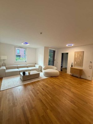 Leben am Wasser in extravaganter Lage - Wundervoll geräumige 2-Zimmer-Wohnung