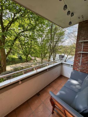 Geschmackvolle, modernisierte 3-Raum-Wohnung mit geh. Innenausstattung mit Balkon und EBK