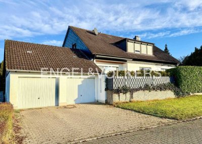 FAMILIENFREUNDLICHES EINFAMILIENHAUS IN ATTRAKTIVER FELDRANDLAGE – VIEL PLATZ UND VIELSEITIGE NUT...