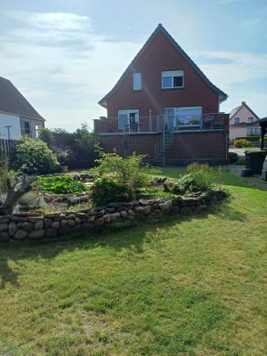 Provisionsfrei: großes modernisiertes Haus mit Teich und Garten