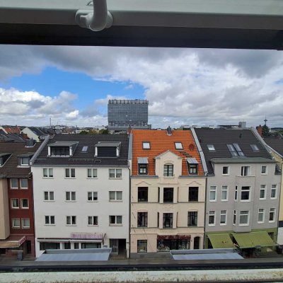 Großzügige 7-Zimmer Dachgeschosswohnung in Köln Sülz