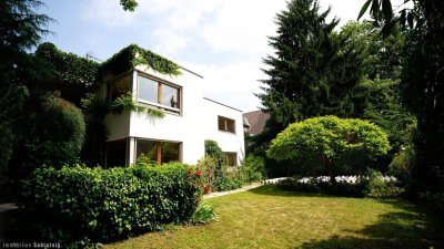 ARCHITEKTENVILLA AM RUCKERLBERG – Zeitlose Eleganz in bester Grazer Lage!