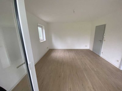 Helles 1-Raum-Loft im Souterrain mit Balkon, Stellplatz & Extra-Küche