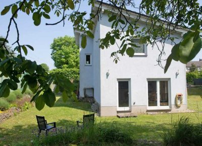 Urbanes Flair: Stadt- und naturnah leben, familienfreundliches Einfamilienhaus in Grevenbroich